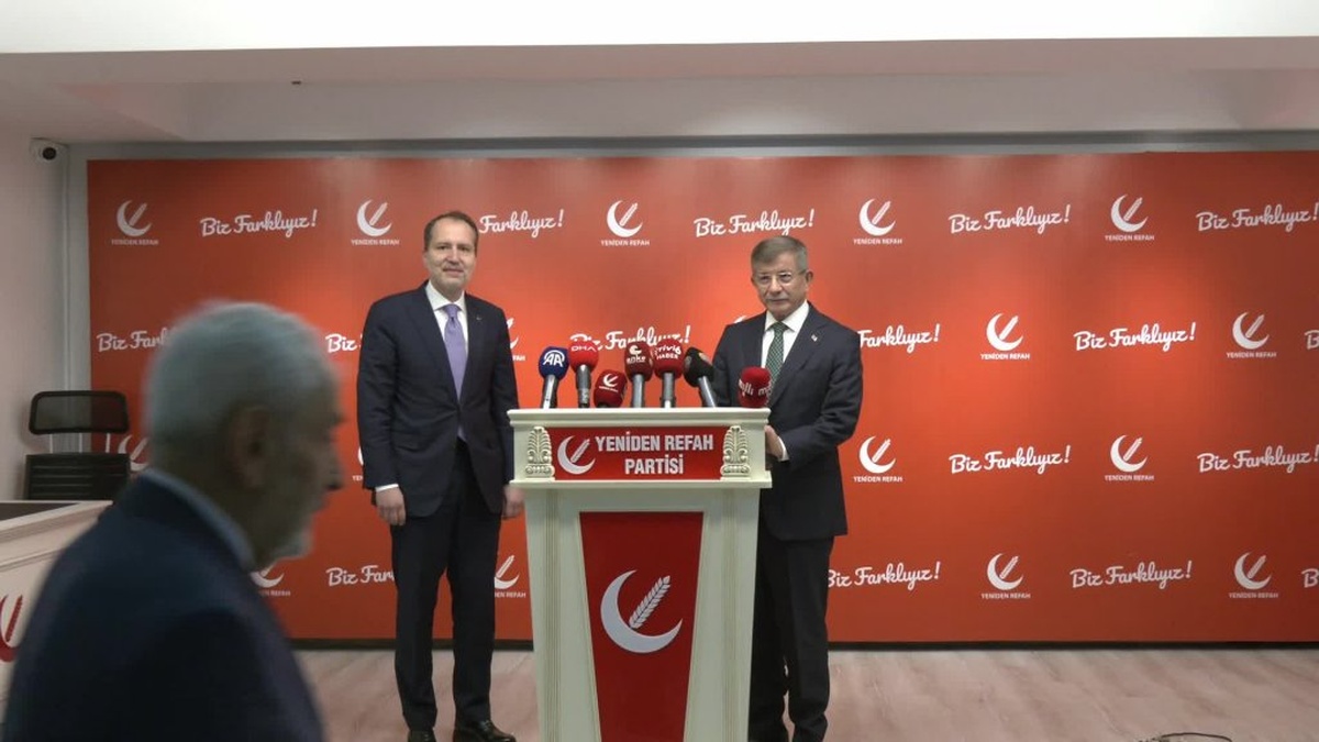 Davutoğlu'ndan Erbakan'a ziyaret: Yeni anayasa tartışmaları ve Kuzey Irak değerlendirmesi
