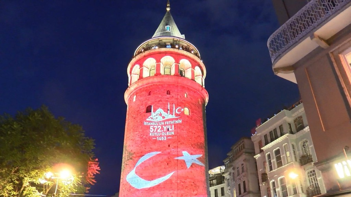 Galata Kulesi'nde 1453: İstanbul'un Fethi'nin 572. yılı kutlandı