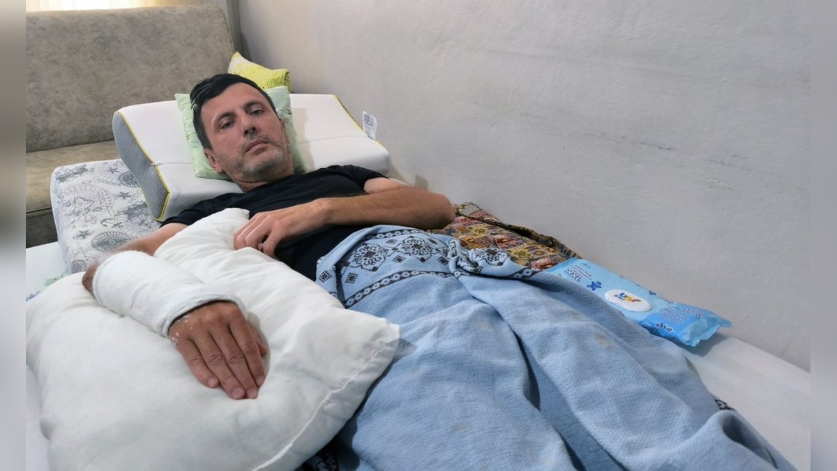 Mersin'de sürücü eğitmeni Barış Tunalı, izinsiz giren kişi tarafından itilerek yaralandı