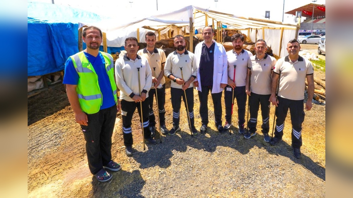 Ümraniye Belediyesi Kurban Bayramı için hazır: 215 hayvan çadırı ve kapsamlı temizlik çalışmaları