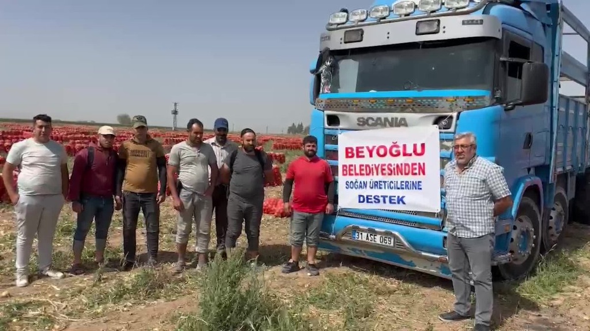 Beyoğlu Belediyesi, Hataylı çiftçilere destek oldu: 15 ton soğan ücretsiz dağıtıldı