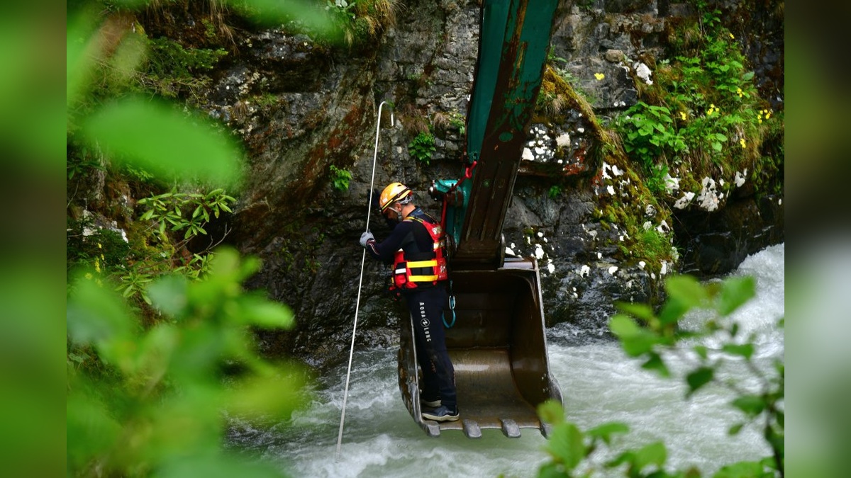 Uzungöl'de kayıp Suudi çocuk için arama çalışmaları 5. güne ulaştı