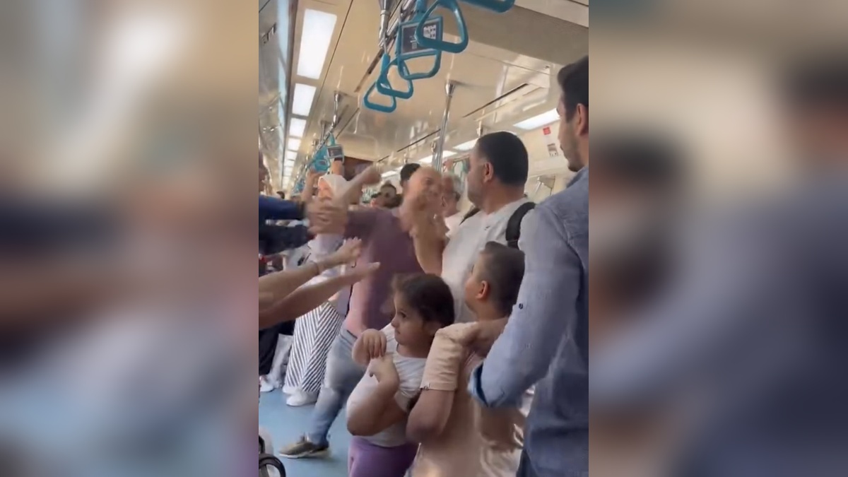 Marmaray'da tartışma kavgaya dönüştü: Burnu kırılan baba, korkan çocuklarını sakinleştirmeye çalışan kadın yolcular