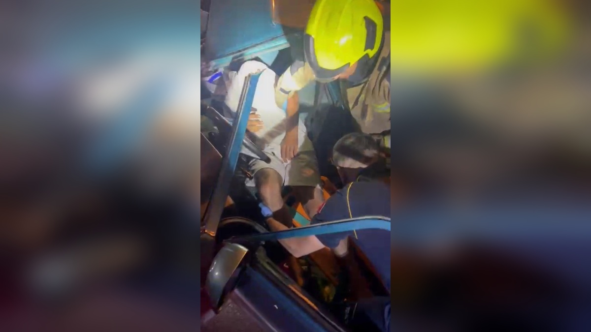 Bursa'da TIR kazası: Otomobil sürücüsü ağır yaralı