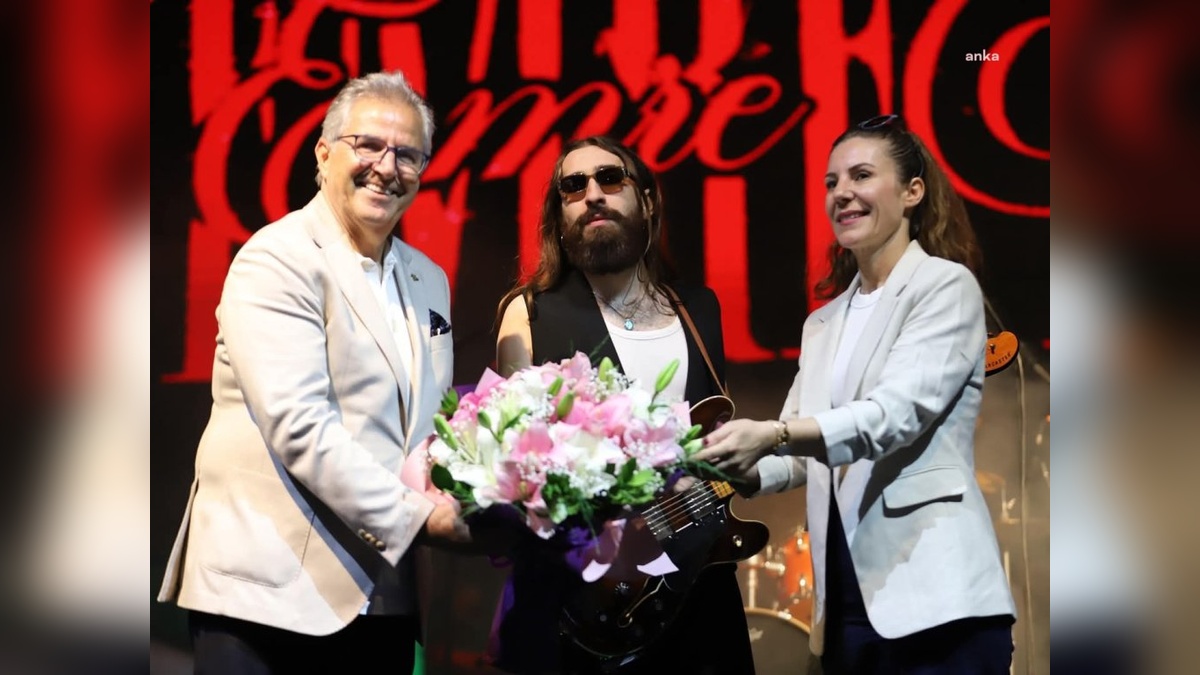 Bandırma'da Emre Fel konseri: 34. Uluslararası Kuşcenneti Festivali devam ediyor