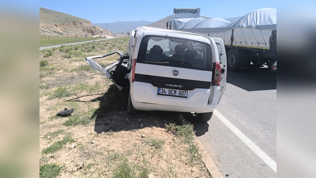 Çaldıran'da korkunç kaza: 4 ölü, 2 yaralı