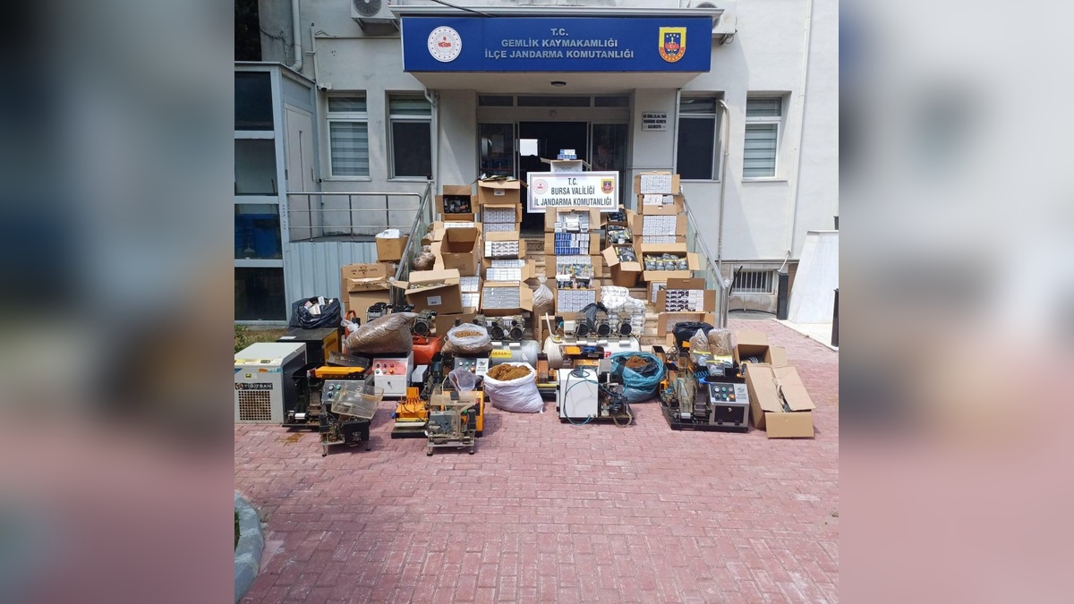 Gemlik'te kaçak sigara operasyonu: 4 gözaltı