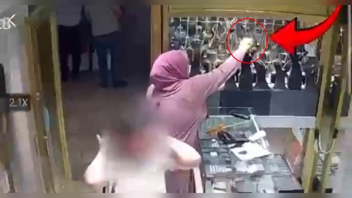 Bursa'da kuyumcu dükkanından altın bilezik çalındı