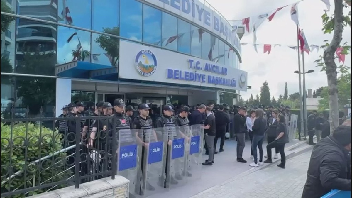 Avcılar Belediye Başkanı Çaykara gözaltına alındı