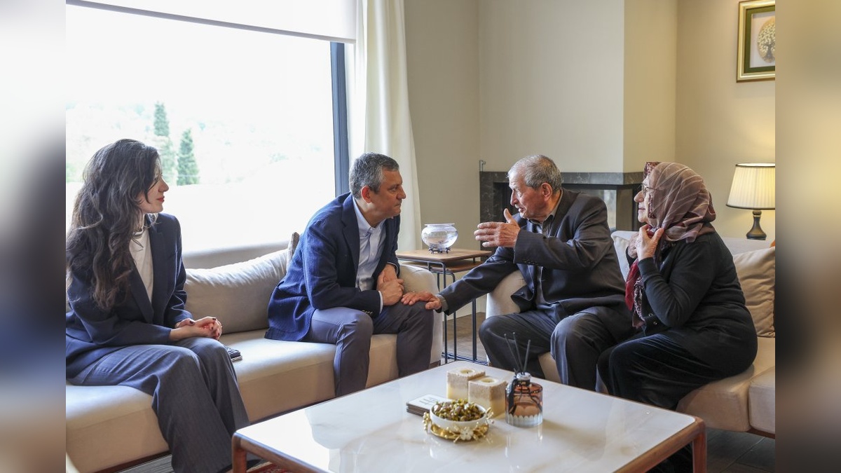 Özgür Özel, Kadriye Kasapoğlu'nun ailesini ziyaret etti