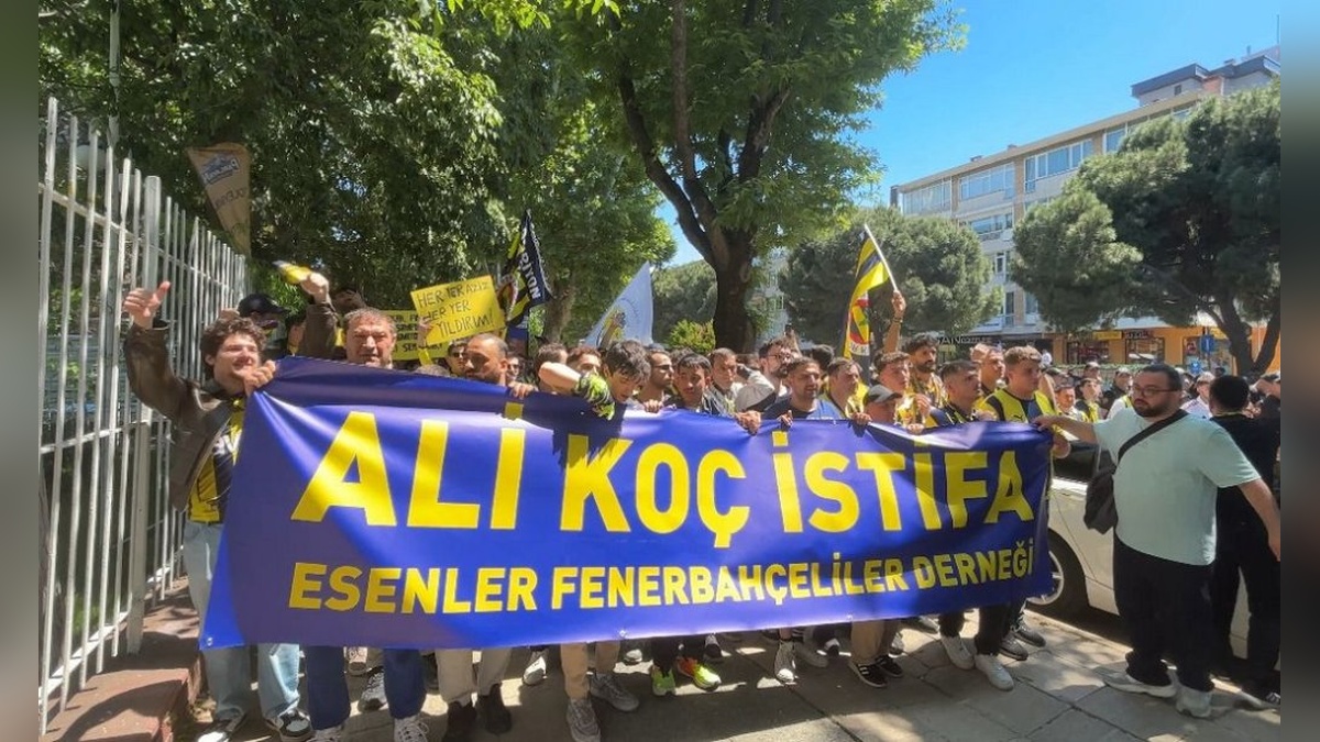 Kadıköy'de 'Büyük Fenerbahçe Yürüyüşü': Ali Koç istifa çağrıları