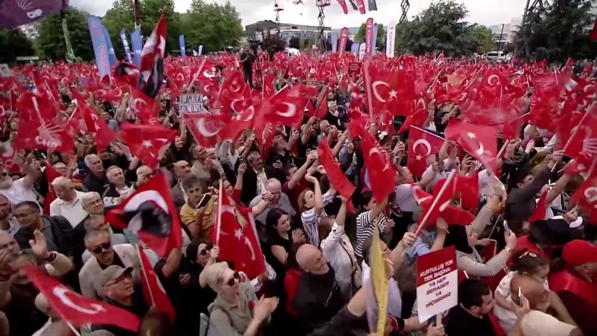 Mansur Yavaş Düzce'de: 'Ekrem İmamoğlu'na, Ümit Özdağ'a ve tutuklulara adalet istiyoruz'