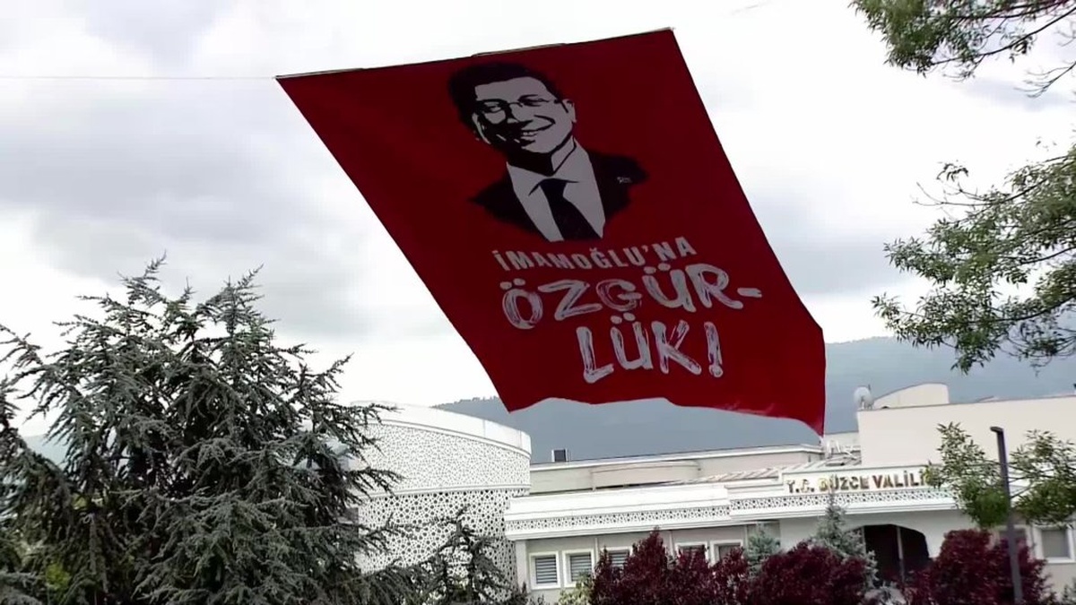 Özgür Özel'den iktidara sert eleştiriler: '60 milyar dolar Ekrem İmamoğlu korkusuna harcandı'