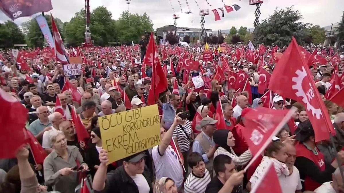 Düzce'de CHP mitingi: İmamoğlu'na özgürlük çağrısı