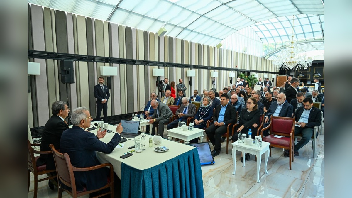Uraloğlu: Ankara-İstanbul arası 80 dakikaya inecek