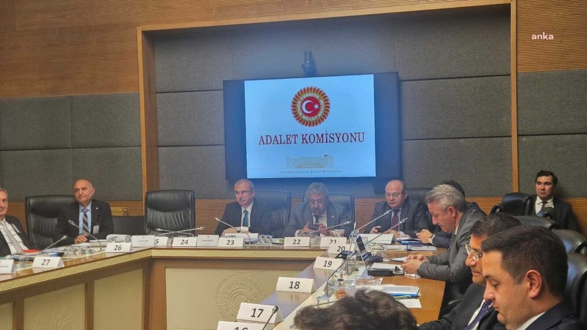 TBMM'de 10. Yargı Paketi görüşmeleri sürüyor: Feti Yıldız'dan eleştiriler ve açıklamalar