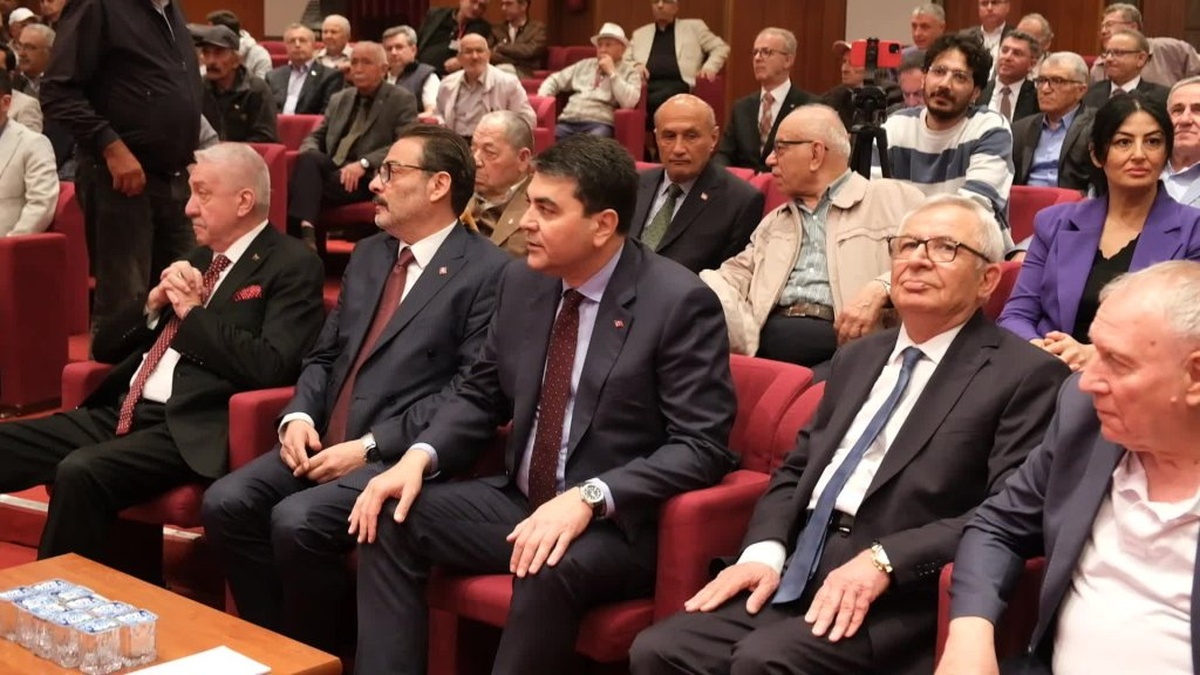 Uysal: İktidarların da darbe yapabileceği günlerden geçiyoruz