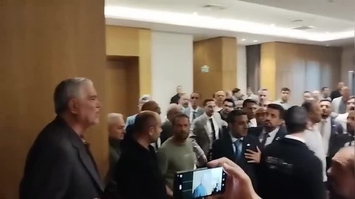 Erzurum'da oda seçiminde arbede: Turgut Aktaş divan başkanı seçildi