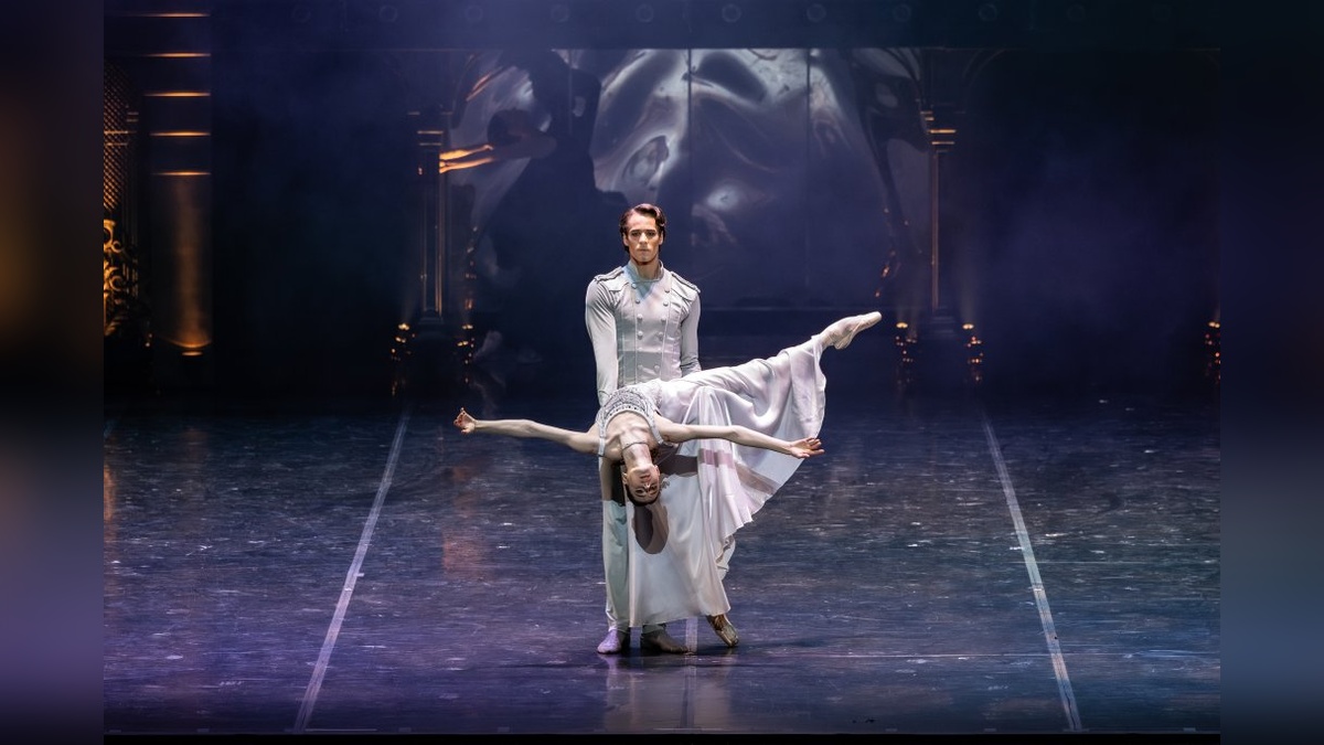 Anna Karenina balesi AKM'de izleyicileri büyüledi