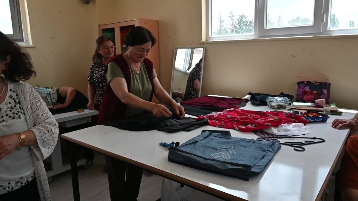 Bahadınlı kadınlar, kendi tasarımlı kıyafetlerini sergiledi