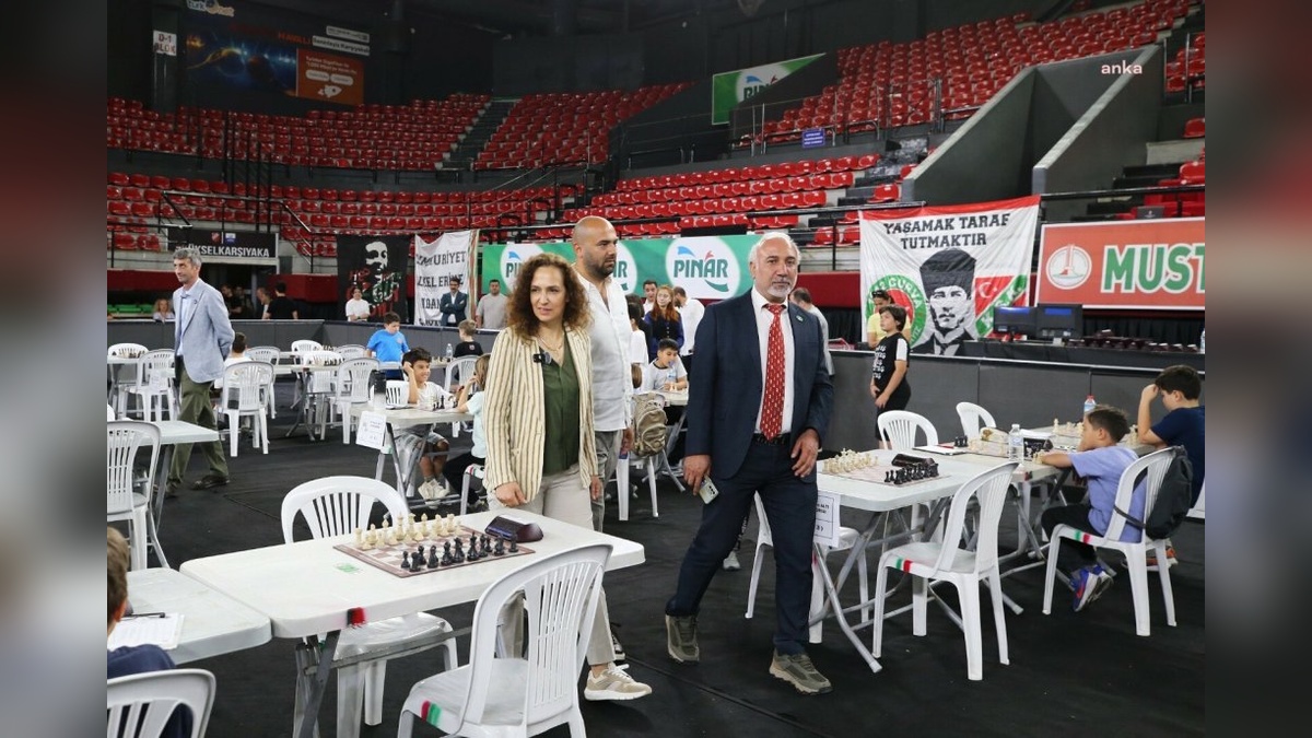 Karşıyaka'da 220 satranç sporcusu yarıştı