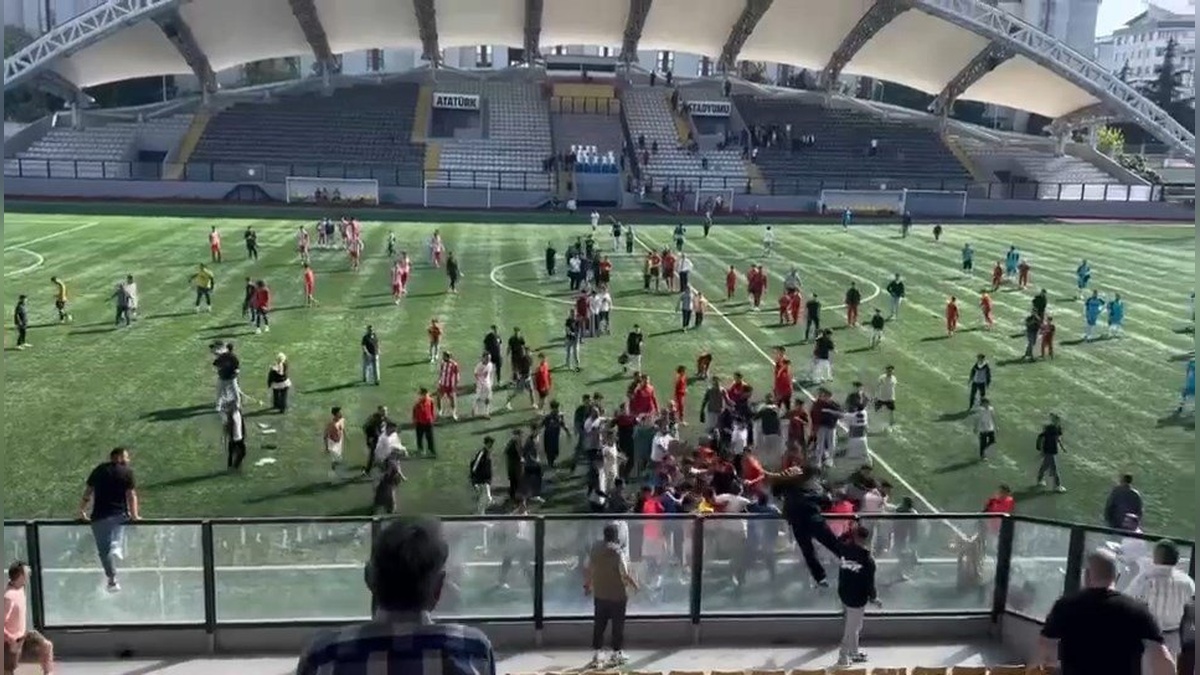 Avcılar'da amatör lig maçında kavga: 1 futbolcu yaralandı
