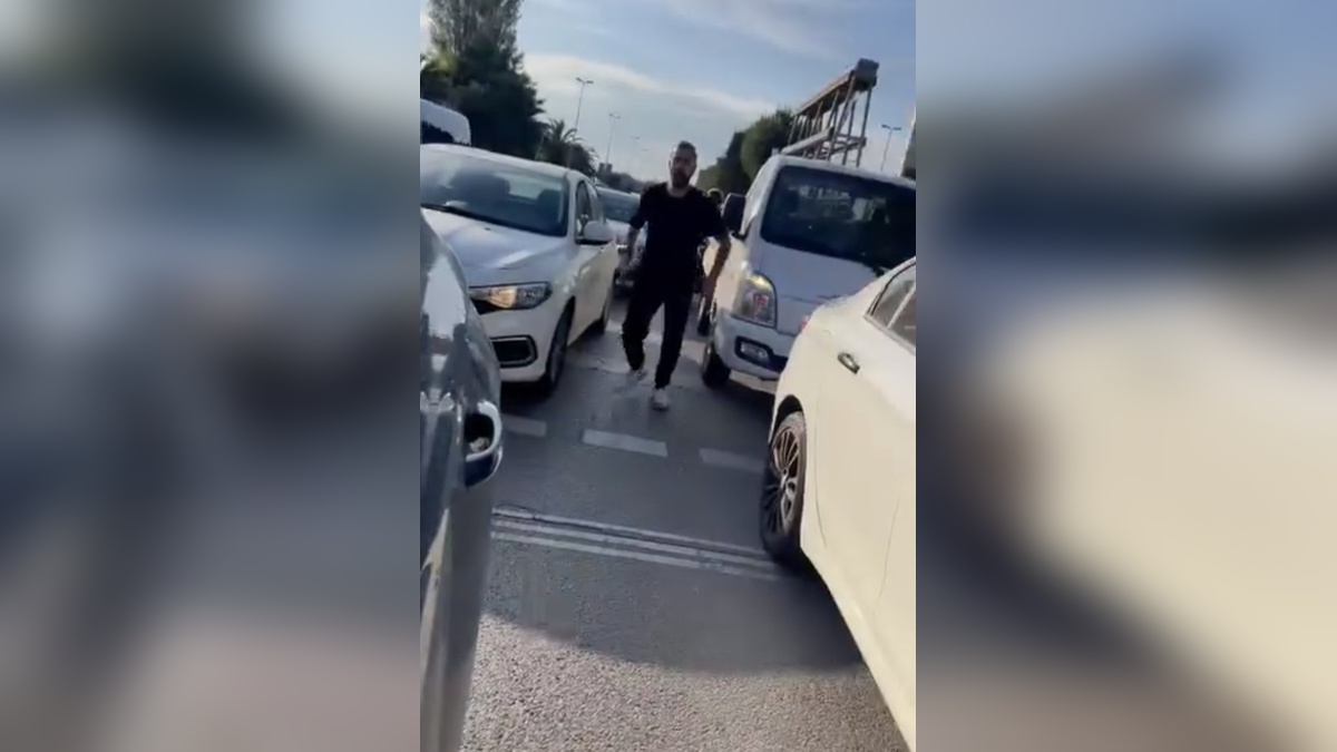 Maltepe'de yol verme tartışması: Kadın sürücüye saldırı