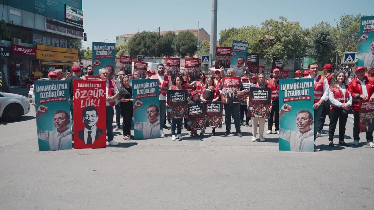 Şişli Belediyesi Meclis üyeleri İmamoğlu ve Şahan için eylem yaptı