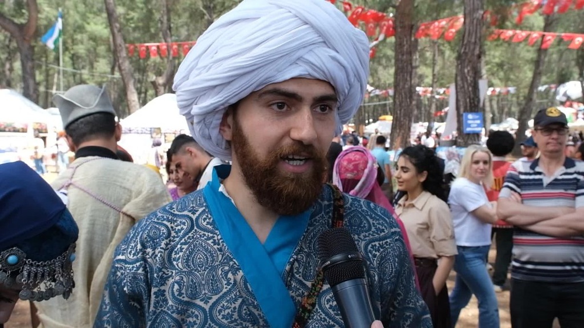 Antalya'da Yörük-Türkmen Festivali'nde çiftler kına gecesi ve evlilik teklifiyle mutluluğu paylaştı