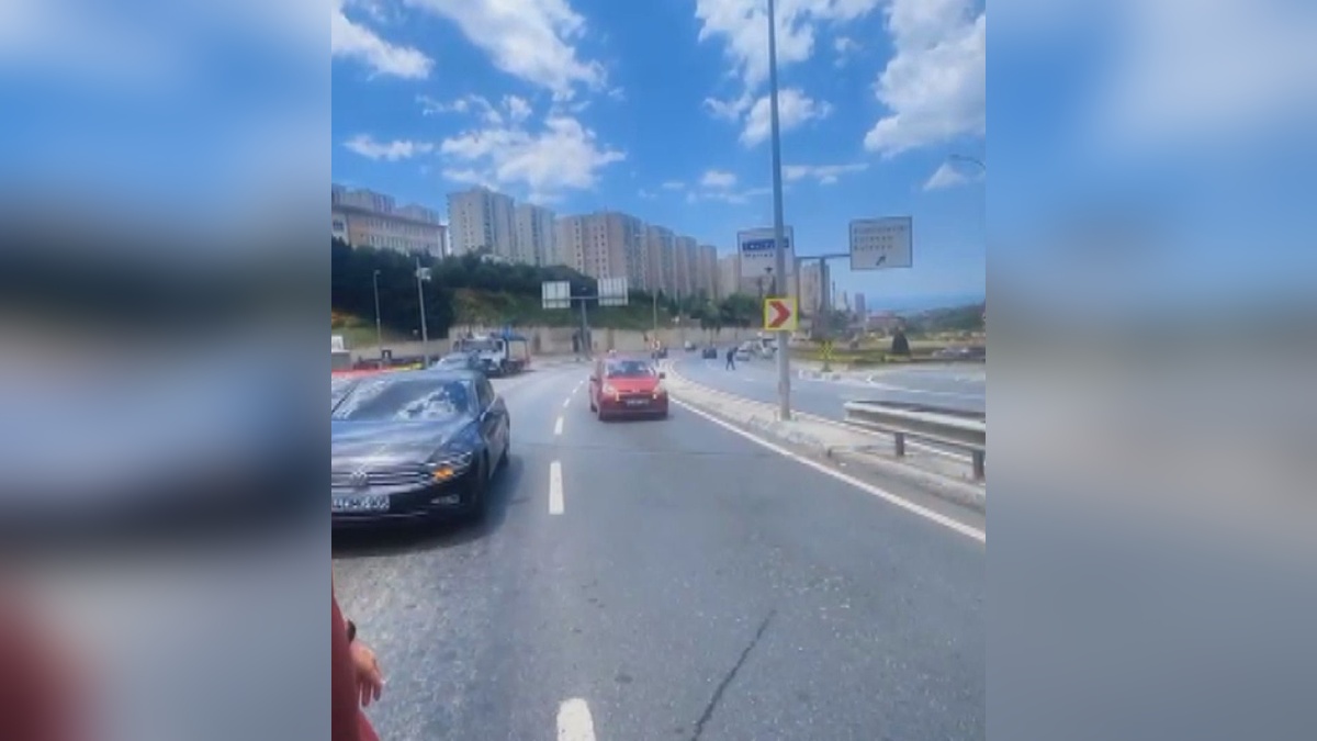 Maltepe'de motosiklet kazası: Sürücüler yola düşen yaralıyı kurtardı