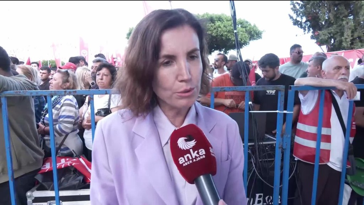 Antalya'da miting: Coşar, 'iktidar ülkeyi yönetemiyor'