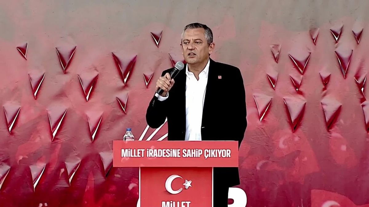 Özgür Özel Antalya'da: 'Ekrem İmamoğlu bizim çoban yıldızımız'