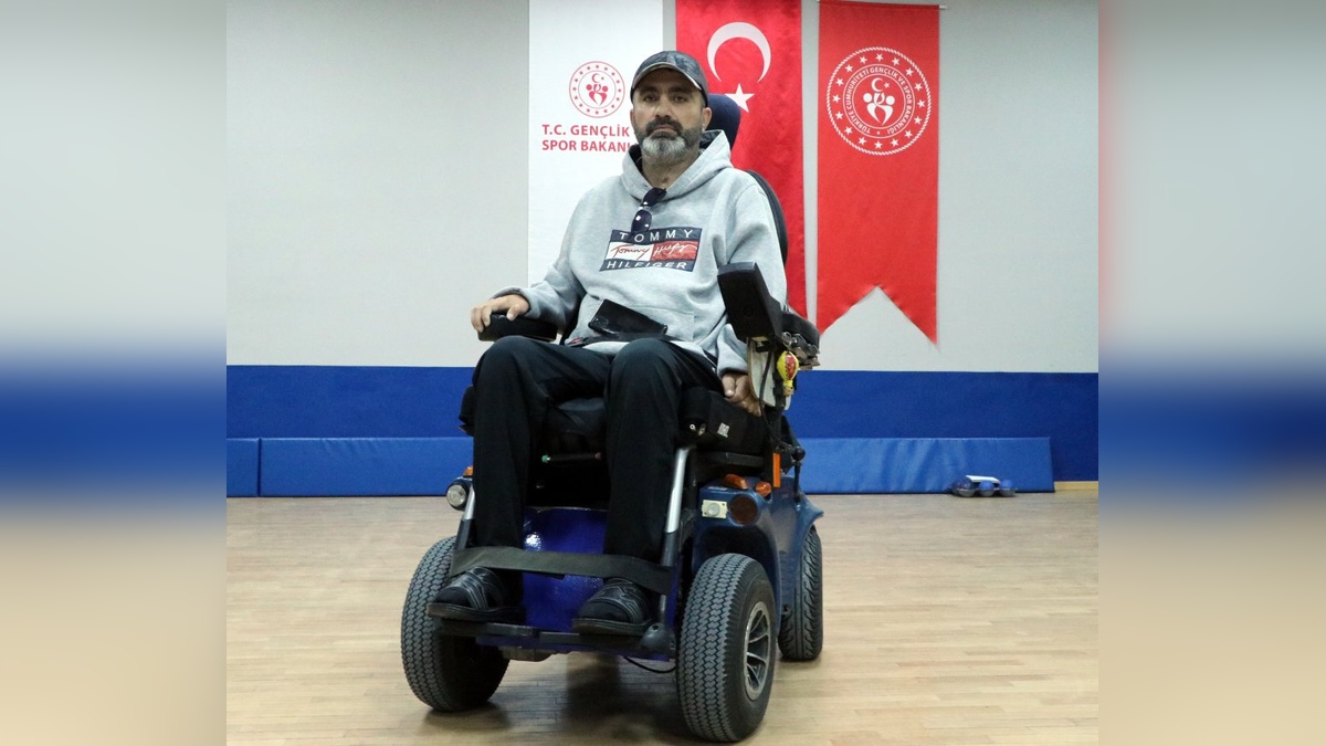 Kayseri'de omurilik felci geçiren Ersoy Turp, boccia ile hayata tutundu