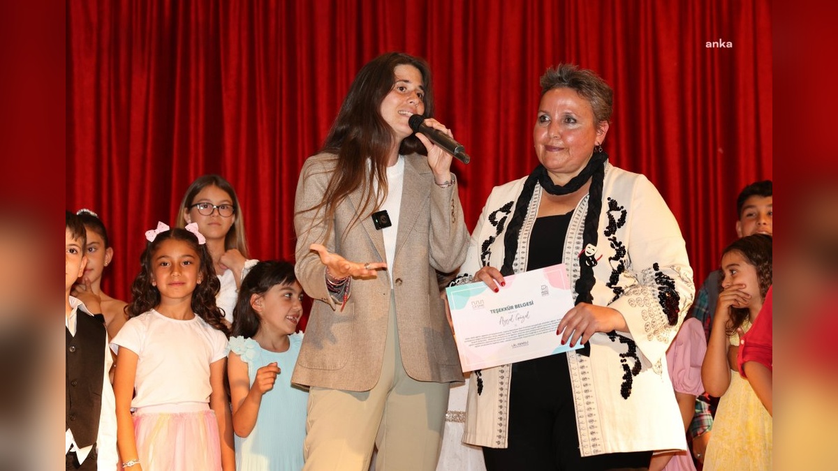 Çeşme Kent Enstitüsü yıl sonu gösterileri: Başkan Denizli'den övgü dolu sözler