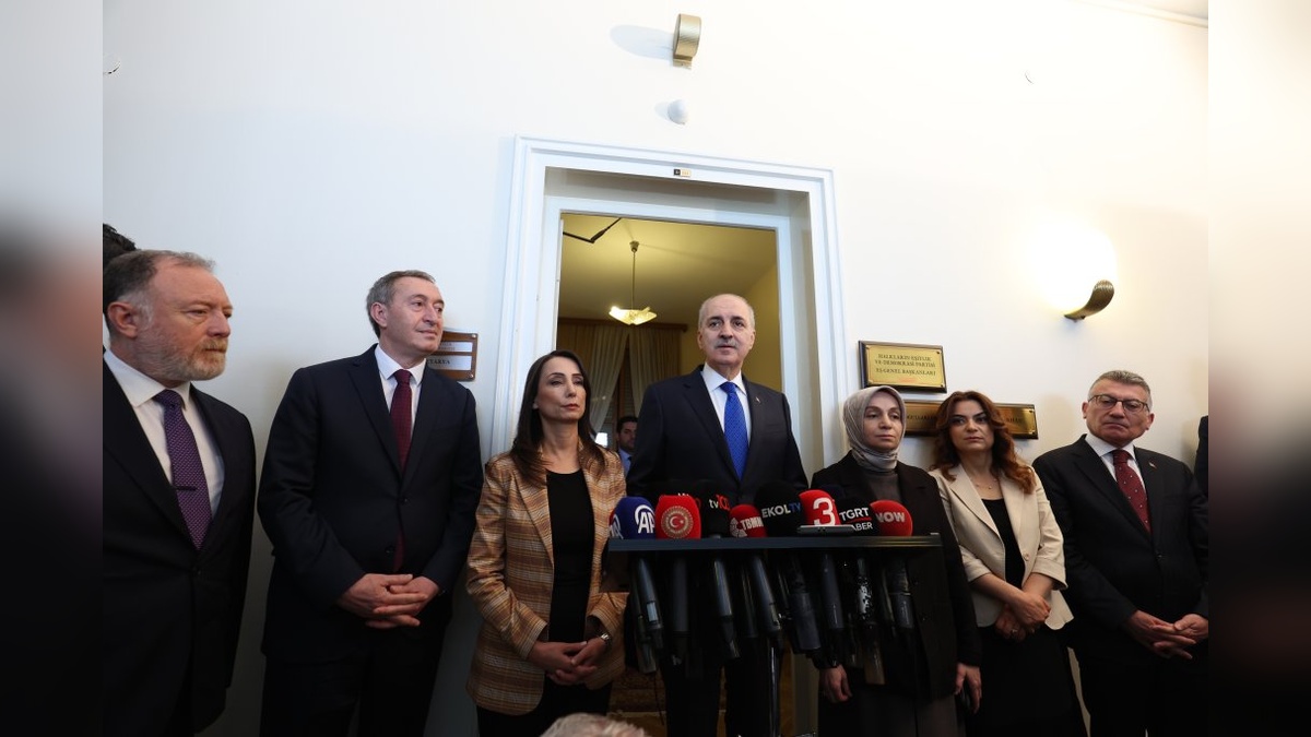 Kurtulmuş, İYİ Parti grubunu ziyaret etti: Terörsüz Türkiye için komisyon çalışmaları görüşüldü