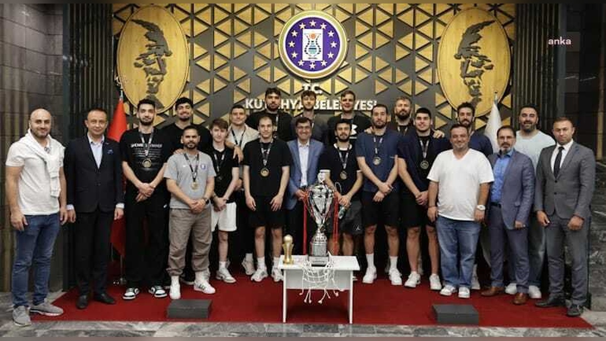 Kütahya Belediyespor: Türkiye Basketbol 2. Ligi'ne yükseldi