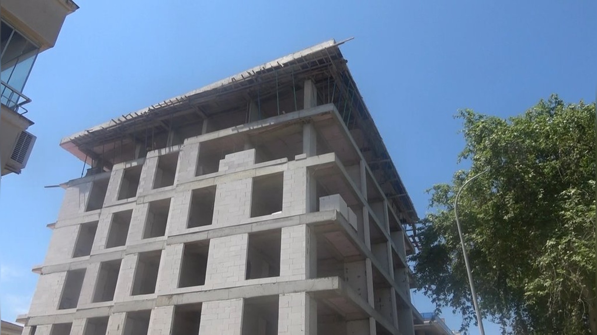 Yalova'da inşaattan düşen işçi ağır yaralı
