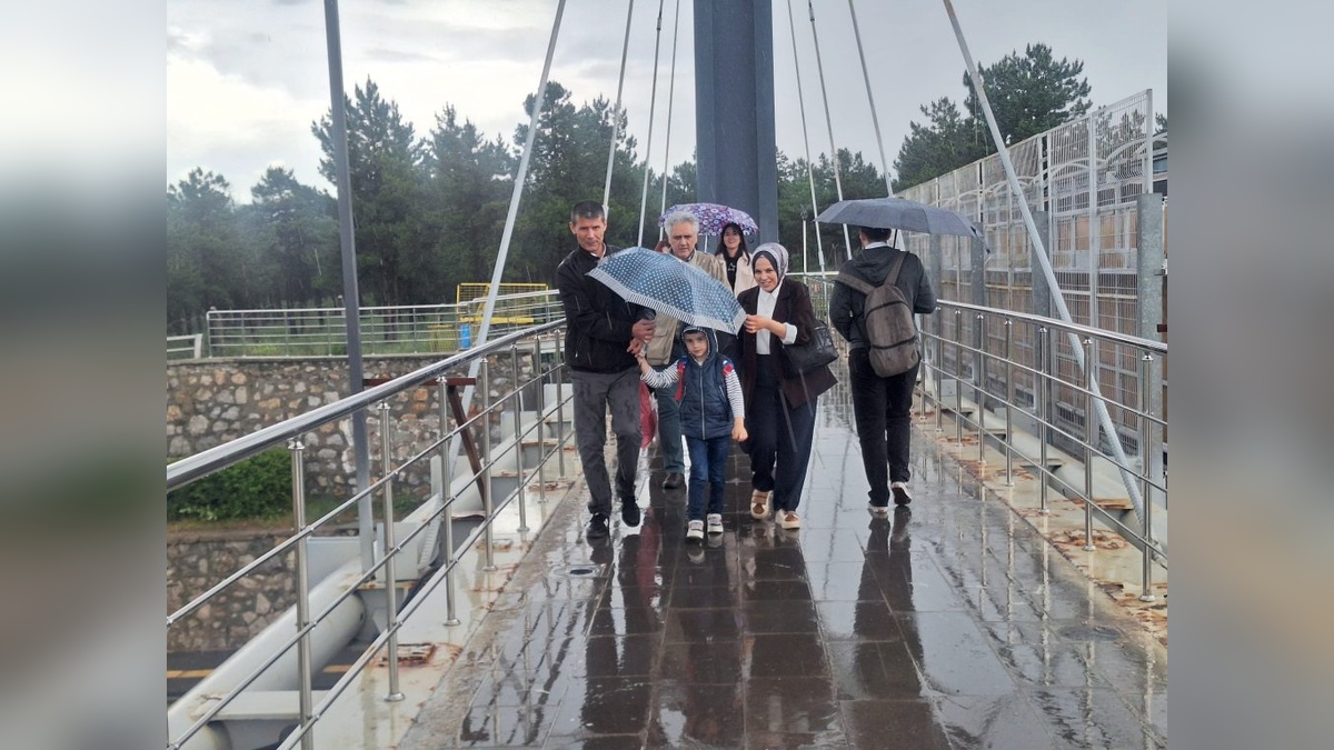 Ankara'da sağanak yağış: Trafikte aksamalar yaşandı