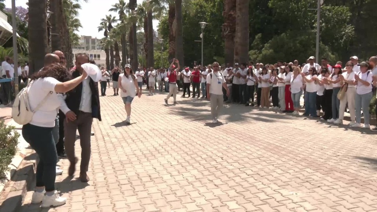 İzmir'de işçi grevi 5. güne girdi: 'Ekmek kavgamıza bakacağız'