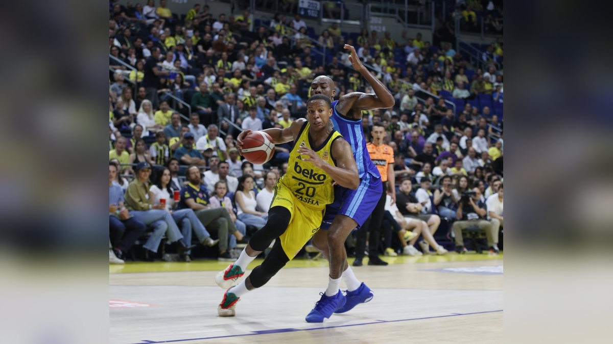 Fenerbahçe Beko, Türk Telekom'u geçerek yarı finale yükseldi