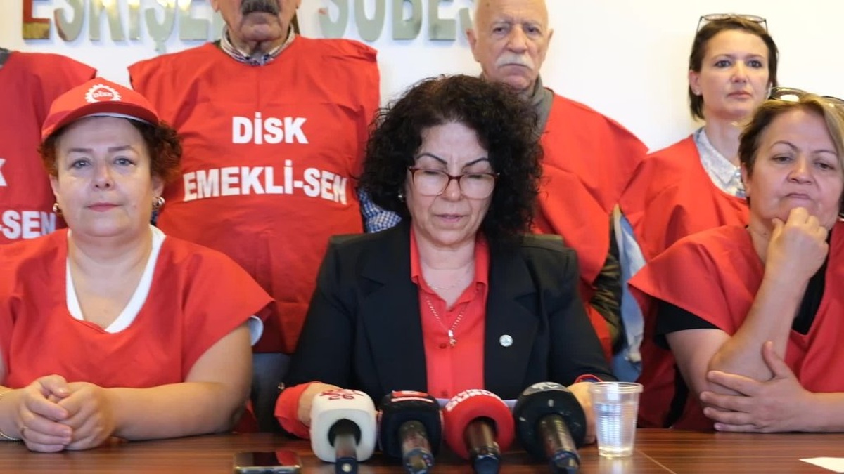DİSK Emekli-Sen: Bayram ikramiyeleri pula döndü, en düşük emekli maaşı asgari ücret olmalı