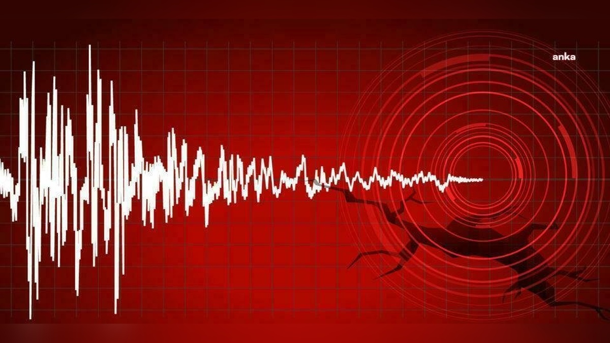 Akdeniz'de 5,8 büyüklüğünde deprem: Marmaris açıkları sallandı