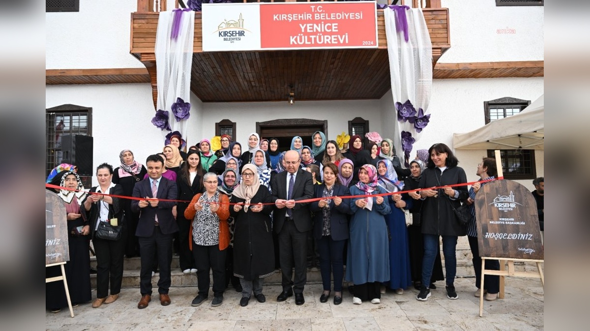 Kırşehir Belediyesi'nden yıl sonu sergisi açılışı