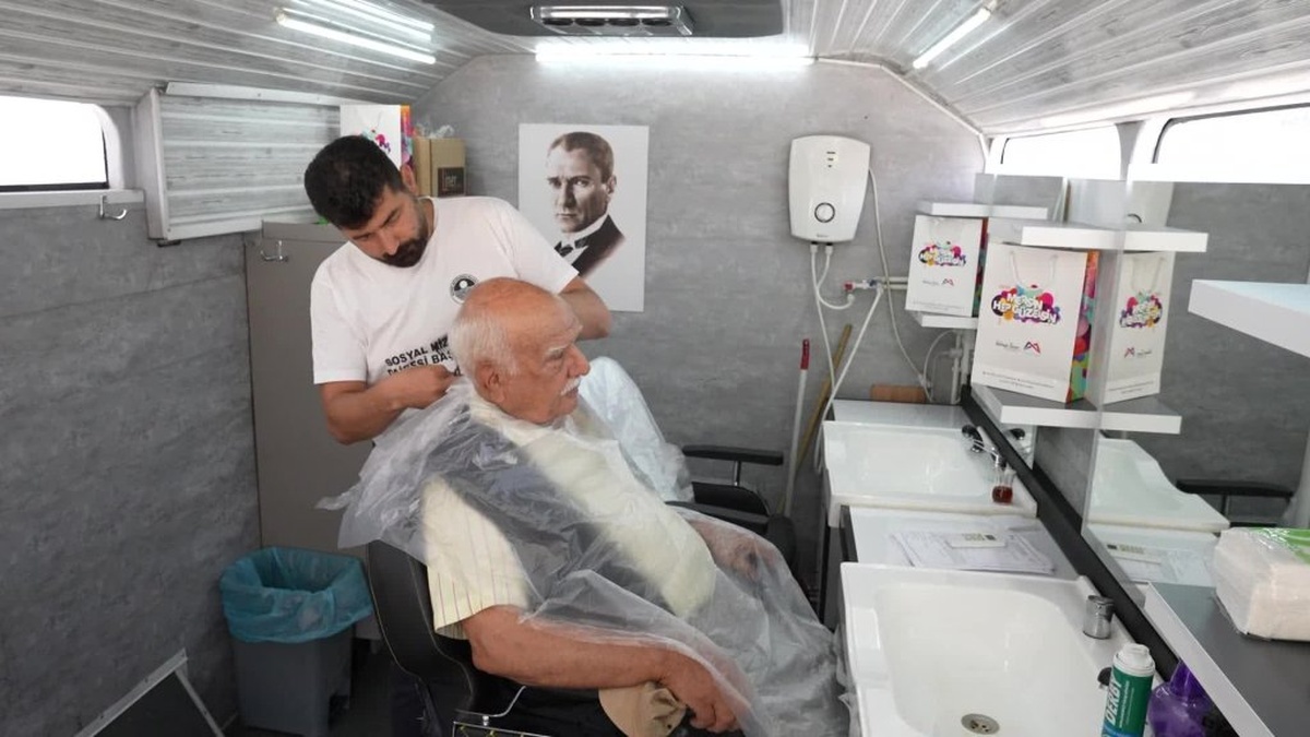 Mersin'de Mobil Kuaför Aracı 25 bin kişiye hizmet verdi