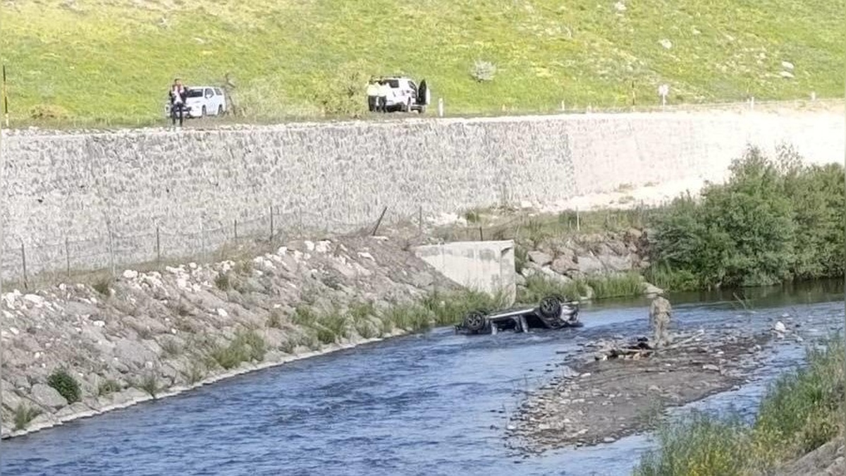 Karayazı'nda ölüm kazası: 3 kişi hayatını kaybetti