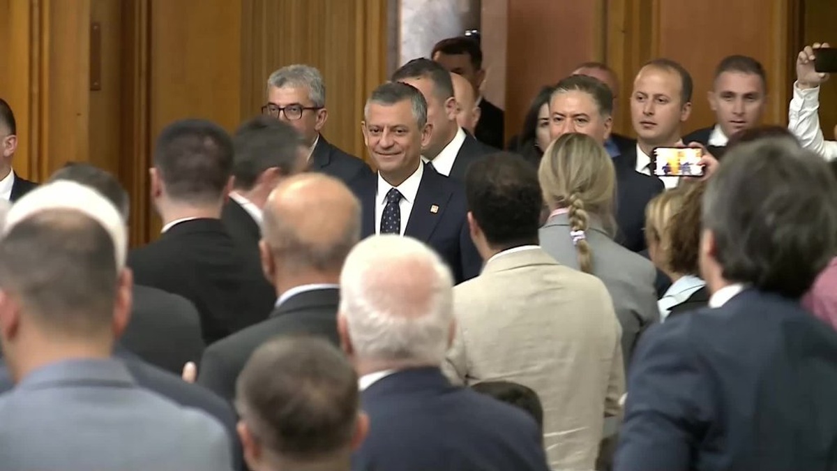 CHP Lideri Özel'den Erdoğan'a sert eleştiri: 'Sözünü tutmuyorsun, meşru değilsin'