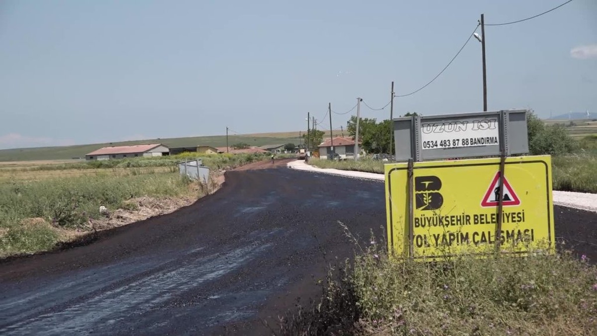 Balıkesir'de önemli güzergahlar asfaltlandı