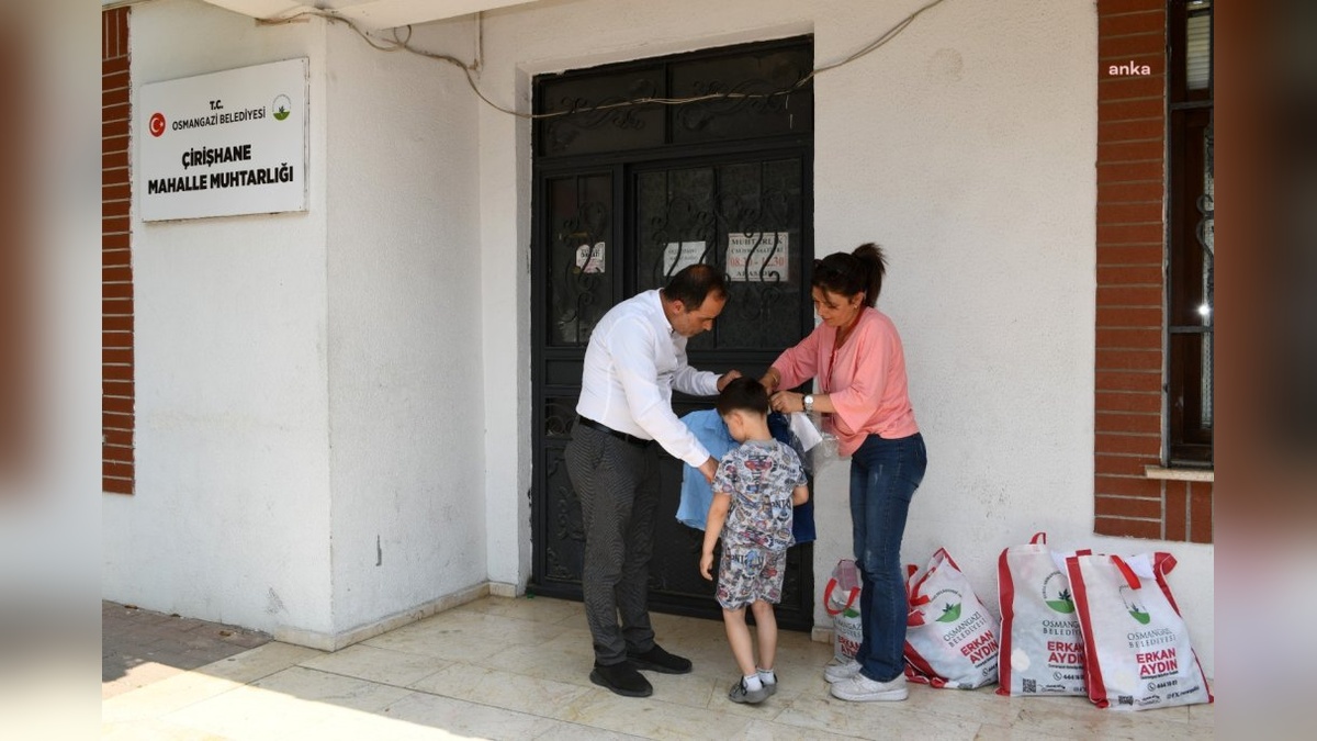 Osmangazi'de binlerce çocuğa bayramlık kıyafet: Çifte bayram coşkusu
