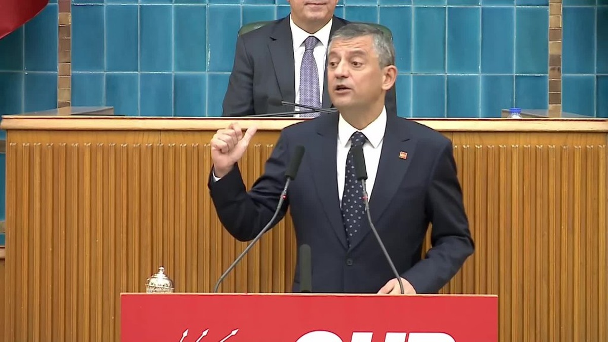 Özgür Özel'den Erdoğan'a sert eleştiriler: 'Kişi kendinden bilir işi'