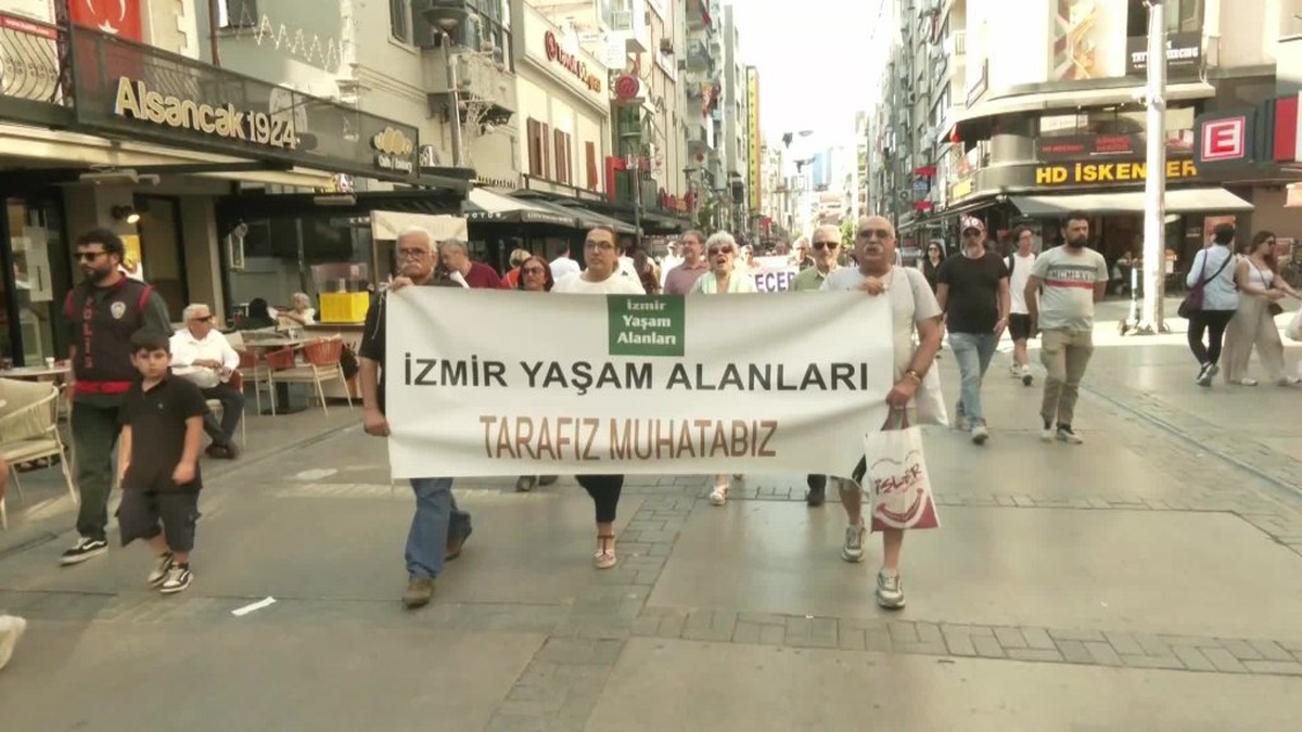 İzmir'de Dünya Çevre Günü açıklaması: Atık ithalatı ve çevre talanına karşı mücadele